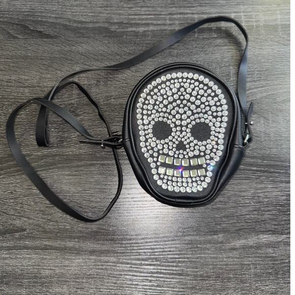 Bath And Body Works Rhinestone Skull Bag Crossbody Purse 2023 - Picture 1 of 7